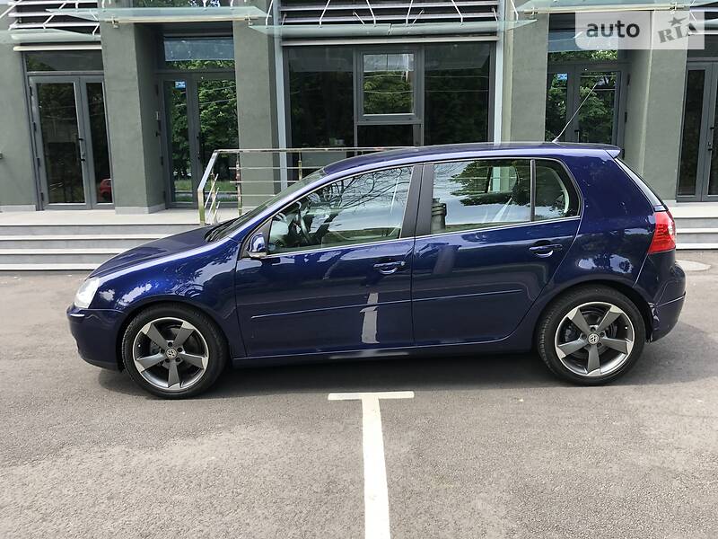 Хетчбек Volkswagen Golf 2006 в Вінниці