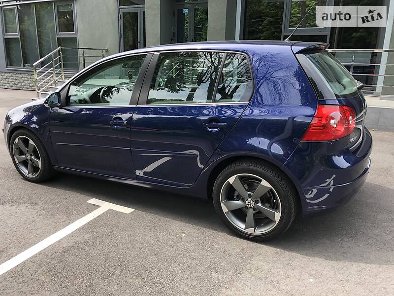 Хетчбек Volkswagen Golf 2006 в Вінниці