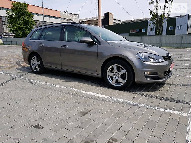 Універсал Volkswagen Golf 2014 в Луцьку