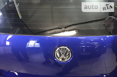 Хетчбек Volkswagen Golf 2002 в 