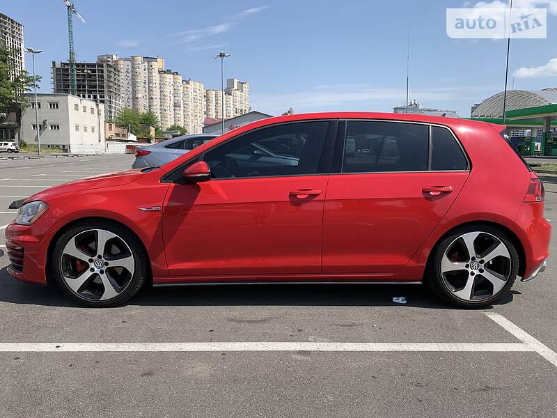 Хетчбек Volkswagen Golf 2014 в Києві