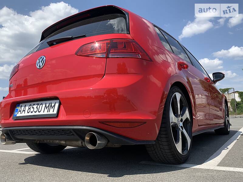 Хетчбек Volkswagen Golf 2014 в Києві