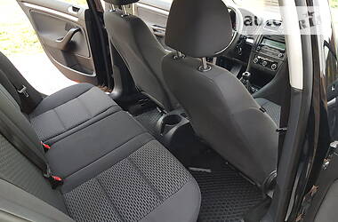 Універсал Volkswagen Golf 2010 в 
