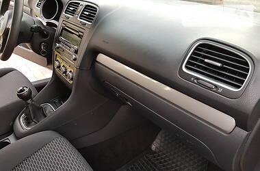 Універсал Volkswagen Golf 2010 в 