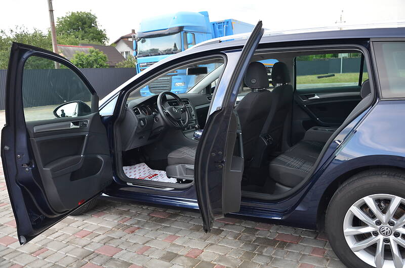 Універсал Volkswagen Golf 2015 в Луцьку