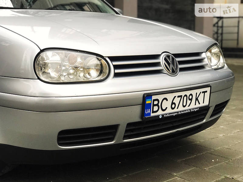 Хетчбек Volkswagen Golf 2003 в Стрию