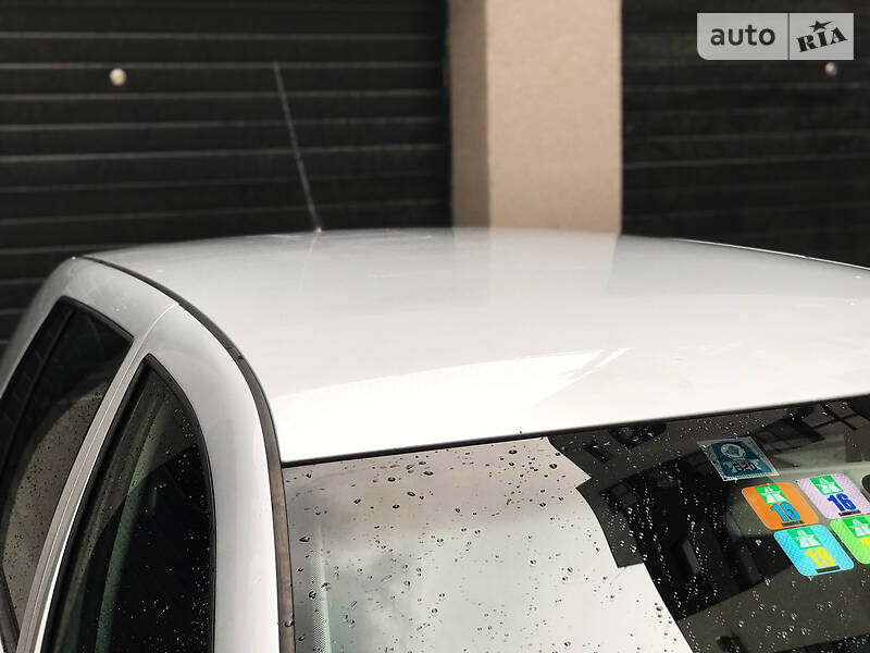 Хетчбек Volkswagen Golf 2003 в Стрию