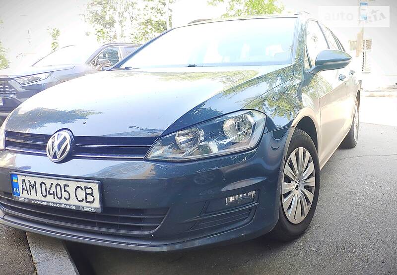 Універсал Volkswagen Golf 2014 в Житомирі