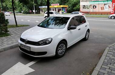 Седан Volkswagen Golf 2010 в Киеве