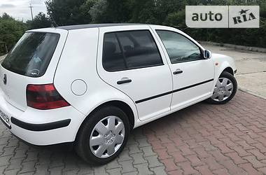 Хетчбек Volkswagen Golf 2001 в 