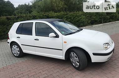 Хетчбек Volkswagen Golf 2001 в 