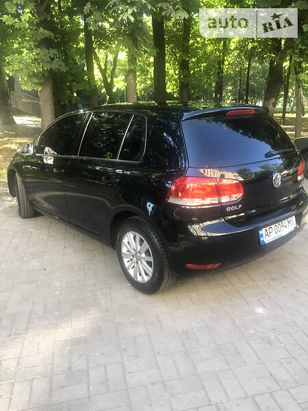 Хетчбек Volkswagen Golf 2012 в Запоріжжі