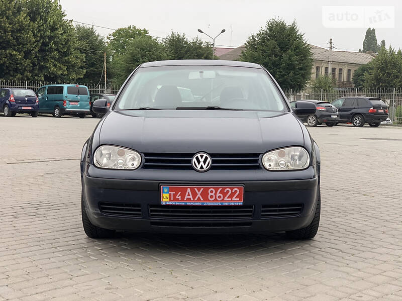 Хетчбек Volkswagen Golf 2001 в Старокостянтинові
