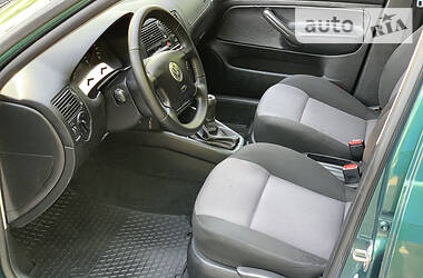 Універсал Volkswagen Golf 2000 в 