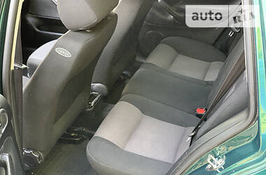 Універсал Volkswagen Golf 2000 в 