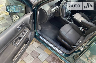 Універсал Volkswagen Golf 2000 в 