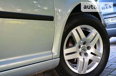 Хетчбек Volkswagen Golf 2001 в 