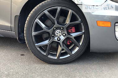 Хетчбек Volkswagen Golf 2013 в 