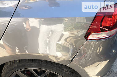 Хетчбек Volkswagen Golf 2013 в 
