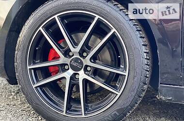 Хетчбек Volkswagen Golf 2011 в 