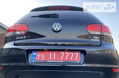 Хетчбек Volkswagen Golf 2011 в 