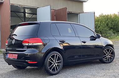 Хетчбек Volkswagen Golf 2011 в 