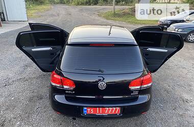 Хетчбек Volkswagen Golf 2011 в 