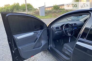 Хетчбек Volkswagen Golf 2011 в 