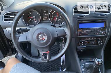 Хетчбек Volkswagen Golf 2011 в 