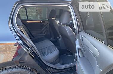 Хетчбек Volkswagen Golf 2011 в 