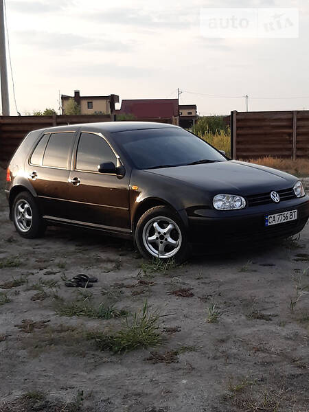 Хэтчбек Volkswagen Golf 1998 в Золотоноше