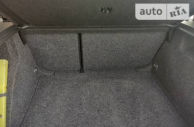 Хетчбек Volkswagen Golf 2003 в 
