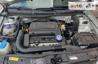 Хетчбек Volkswagen Golf 2003 в 