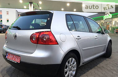 Хетчбек Volkswagen Golf 2008 в 