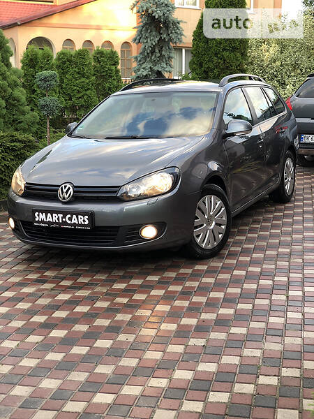 Універсал Volkswagen Golf 2012 в 