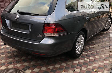 Універсал Volkswagen Golf 2012 в 