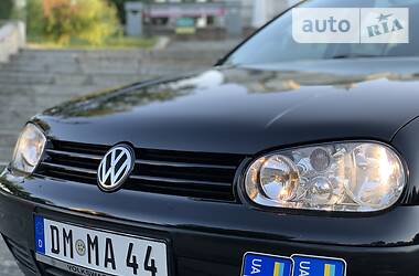 Хетчбек Volkswagen Golf 2001 в 