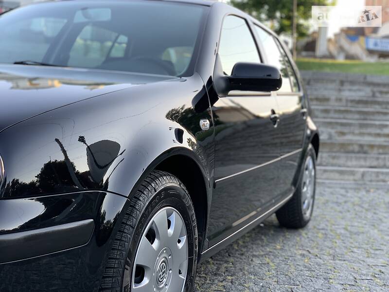 Хэтчбек Volkswagen Golf 2001 в Белой Церкви