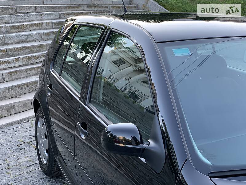 Хэтчбек Volkswagen Golf 2001 в Белой Церкви