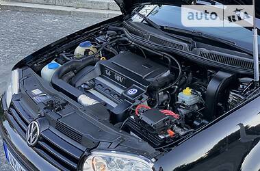Хетчбек Volkswagen Golf 2001 в 
