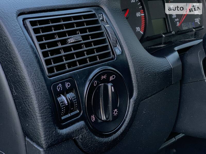 Хэтчбек Volkswagen Golf 2001 в Белой Церкви
