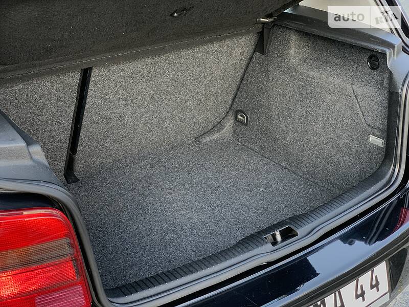 Хэтчбек Volkswagen Golf 2001 в Белой Церкви