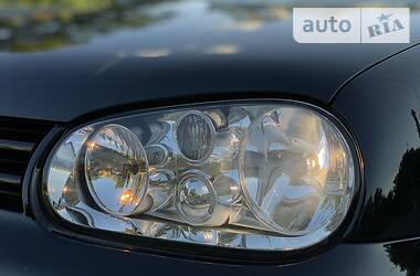 Хетчбек Volkswagen Golf 2001 в 