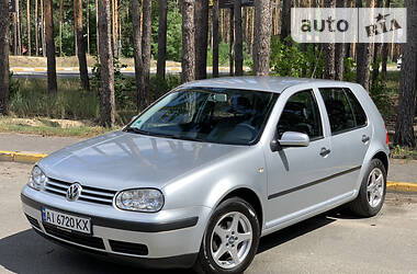 Хэтчбек Volkswagen Golf 2003 в Киеве