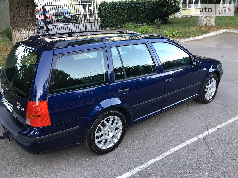 Універсал Volkswagen Golf 2000 в Вінниці