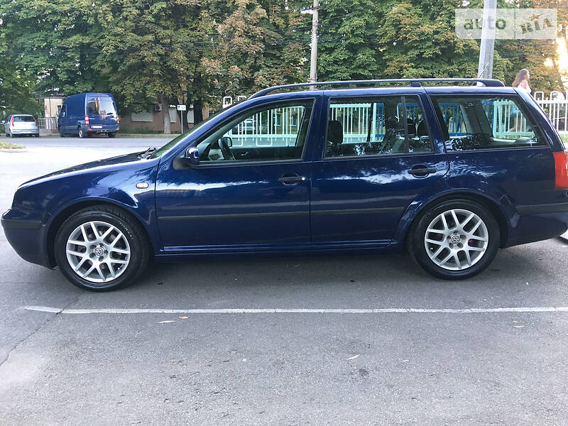 Універсал Volkswagen Golf 2000 в Вінниці
