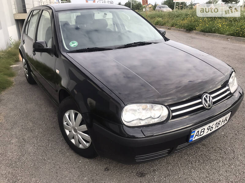 Хетчбек Volkswagen Golf 2001 в Вінниці