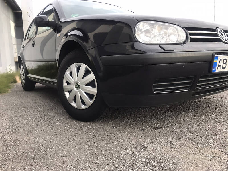 Хетчбек Volkswagen Golf 2001 в Вінниці