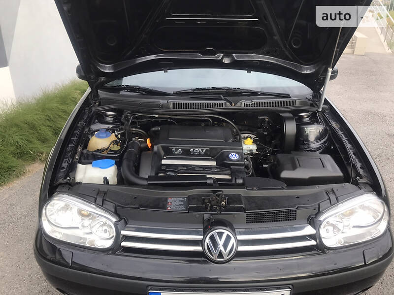 Хетчбек Volkswagen Golf 2001 в Вінниці