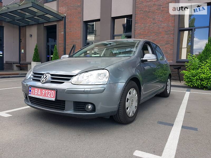 Хетчбек Volkswagen Golf 2006 в 